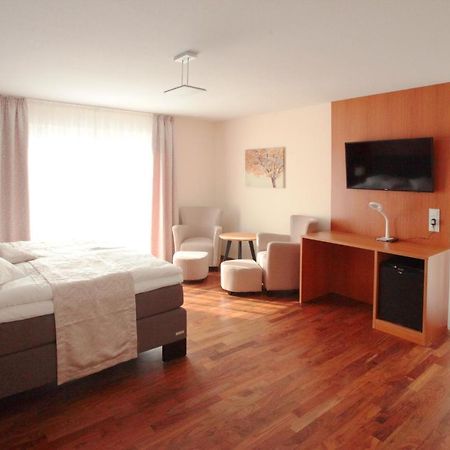 Lamex-Inn Hotel & Restaurant Келкайм Екстериор снимка